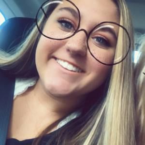 Meet your Posher, Alyssa